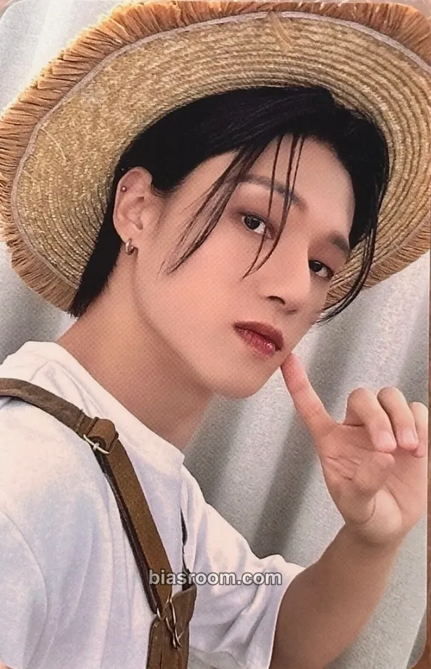 Wooyoung POP-UP: THE WORLD EP.2 : OUTLAW (Everline) Photocard - ATEEZ - ATEEZ K-pop photocard