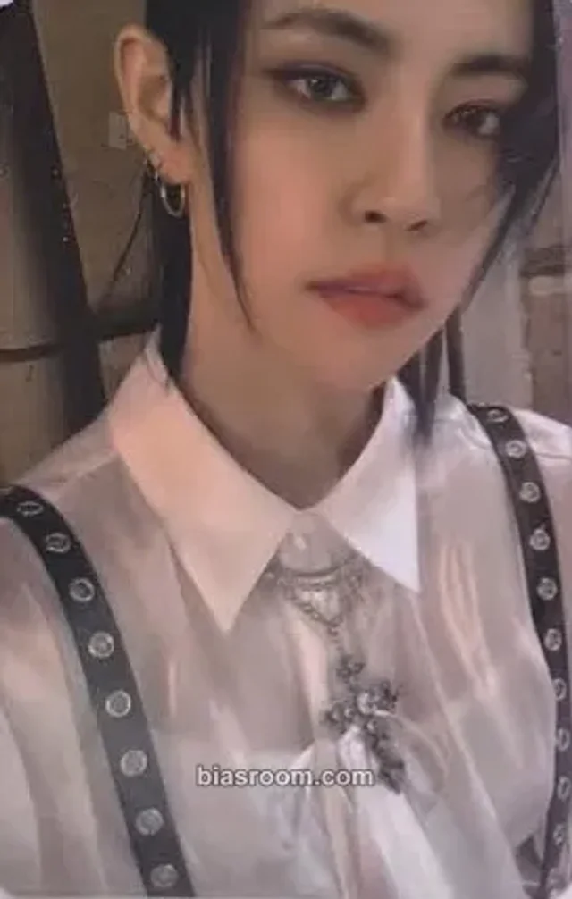GWSN - Miya - THE OTHER SIDE OF THE MOON Album album photocard