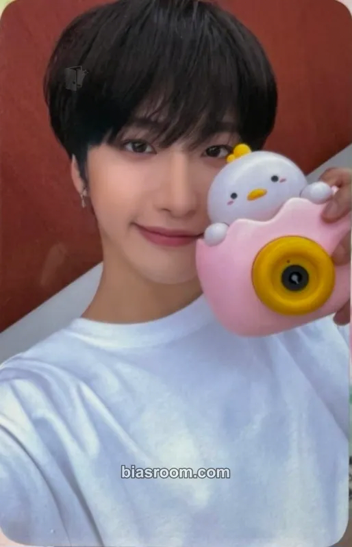 Seonghwa POP-UP: THE WORLD EP.2 : OUTLAW (Everline) Photocard - ATEEZ - ATEEZ K-pop photocard