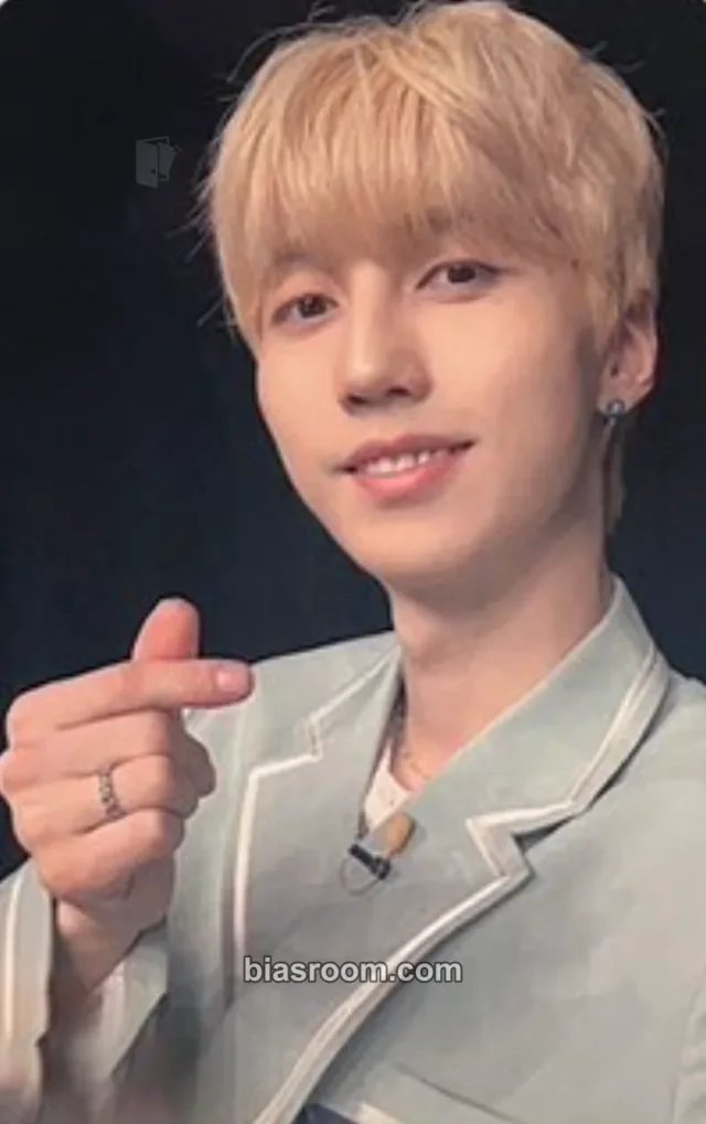 Roda M.O.N.T Peak Time  K-pop photocard