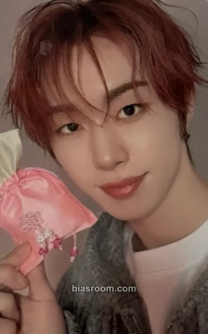 Bitsaeon Somewhere Out There Photocard - M.O.N.T - M.O.N.T K-pop photocard