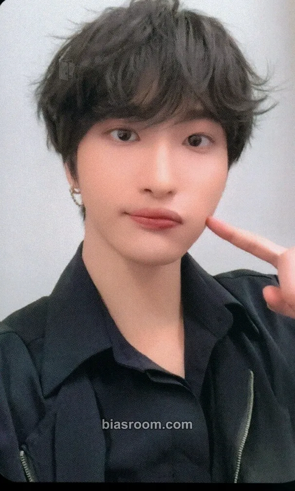 Seonghwa THE WORLD EP.2 : OUTLAW Photocard - ATEEZ - ATEEZ K-pop photocard