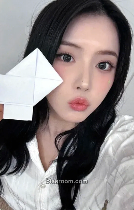 Jiwoo Blue Valentine Photocard - NMIXX - NMIXX K-pop photocard