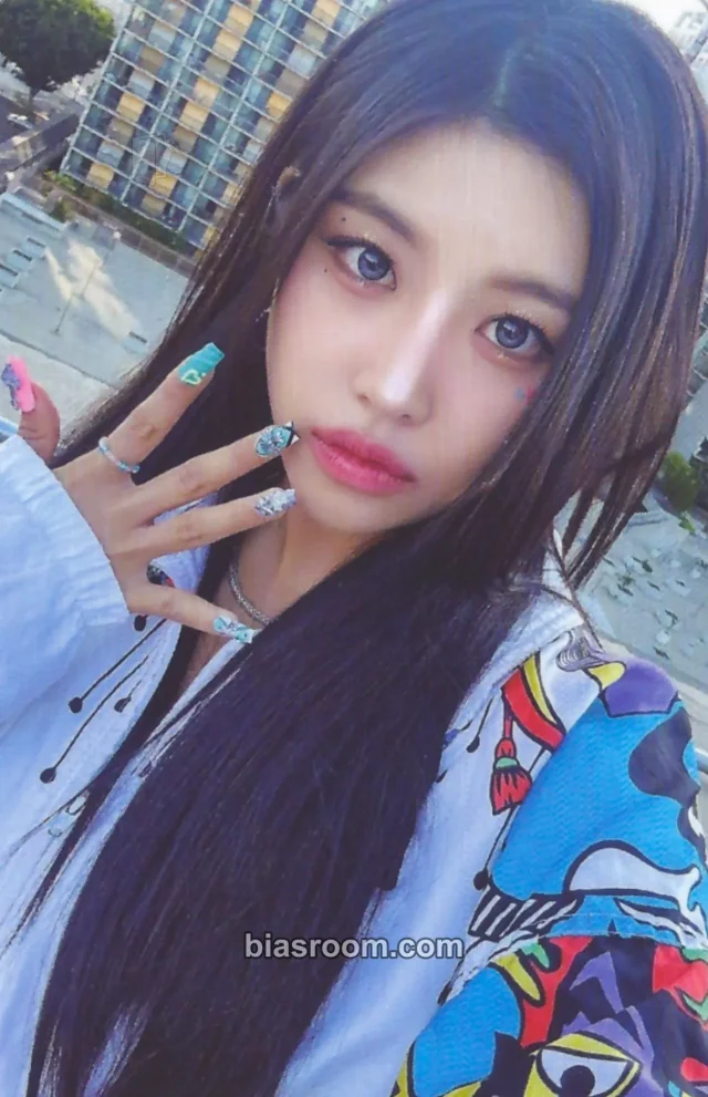 X:IN - E.sha - RRRUN Album album photocard night version