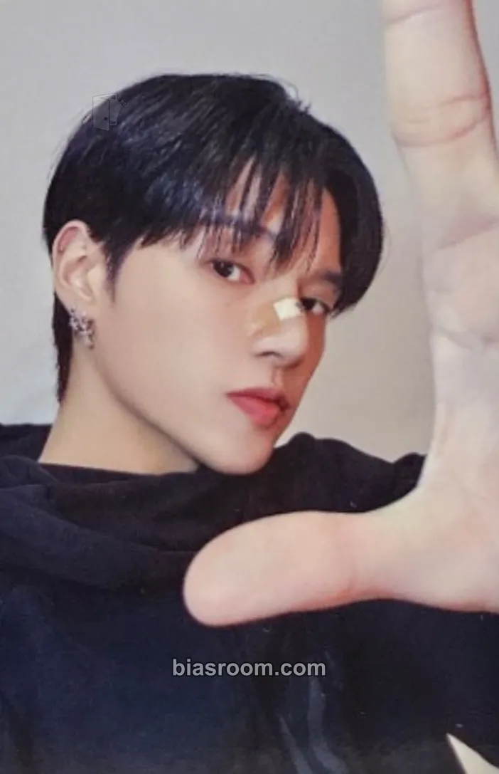 Wooyoung ANITEEZ IN TREASURE Photocard - ATEEZ - ATEEZ K-pop photocard