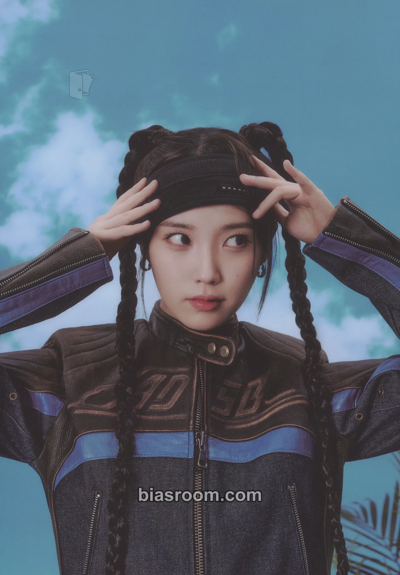 IU 7th UAENA Membership Kit Photocard - IU K-pop photocard