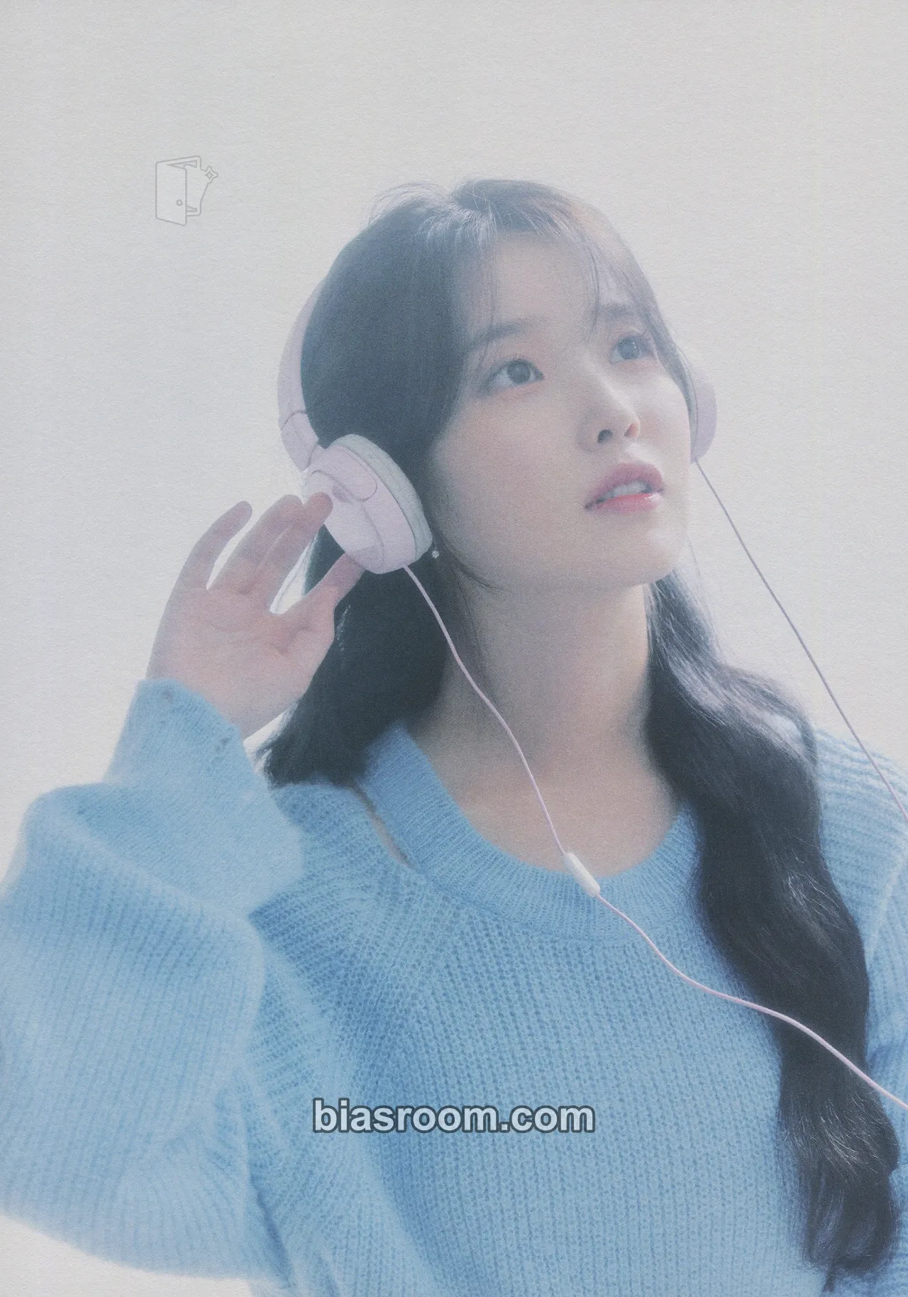 IU 5th UAENA Membership Kit Photocard - IU K-pop photocard
