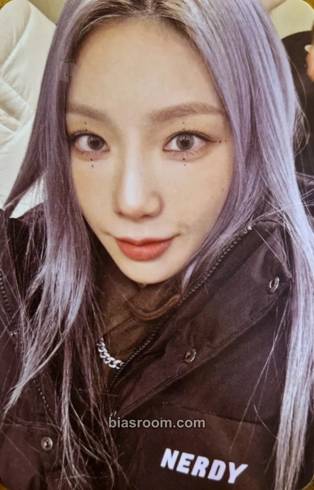 Taeyeon - Taeyeon - INVU Album orange version album photocard
