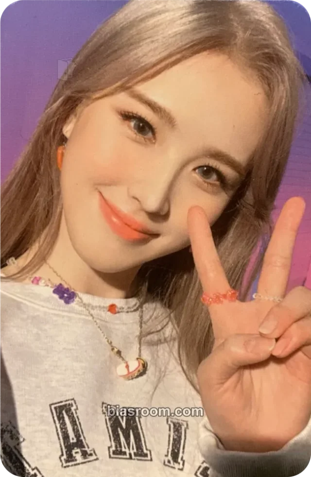 Weeekly - Jaehee - We Play Album album photocard jump version