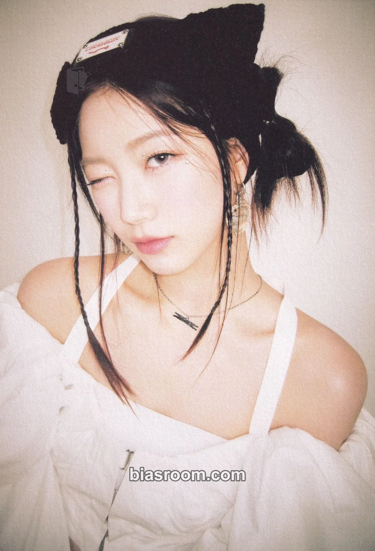 Kazuha EASY Photocard - LE SSERAFIM - LE SSERAFIM K-pop photocard