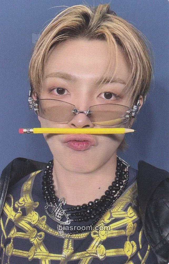 Hongjoong GOLDEN HOUR : Part.4 Photocard - ATEEZ - ATEEZ K-pop photocard