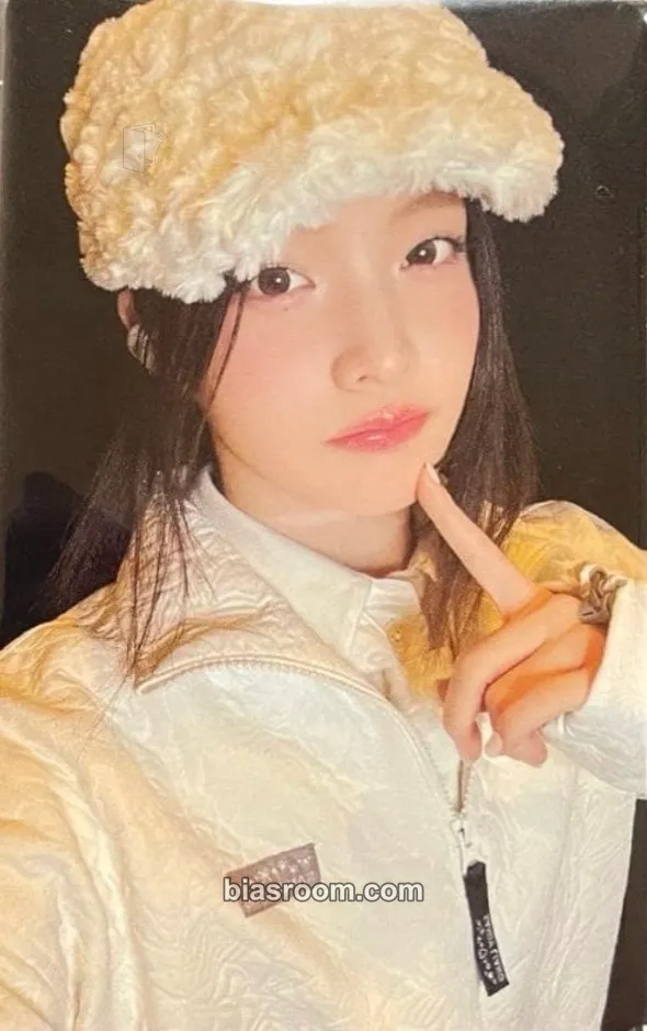 Iroha NOT CUTE ANYMORE Photocard - ILLIT - ILLIT K-pop photocard