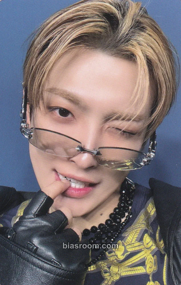 Hongjoong GOLDEN HOUR : Part.4 Photocard - ATEEZ - ATEEZ K-pop photocard