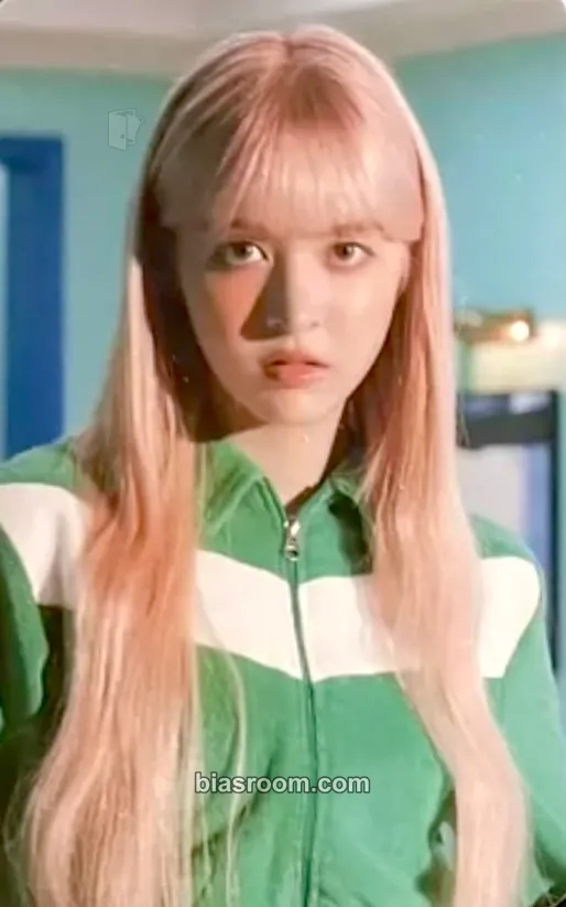 Lily Expérgo Photocard - NMIXX - NMIXX K-pop photocard