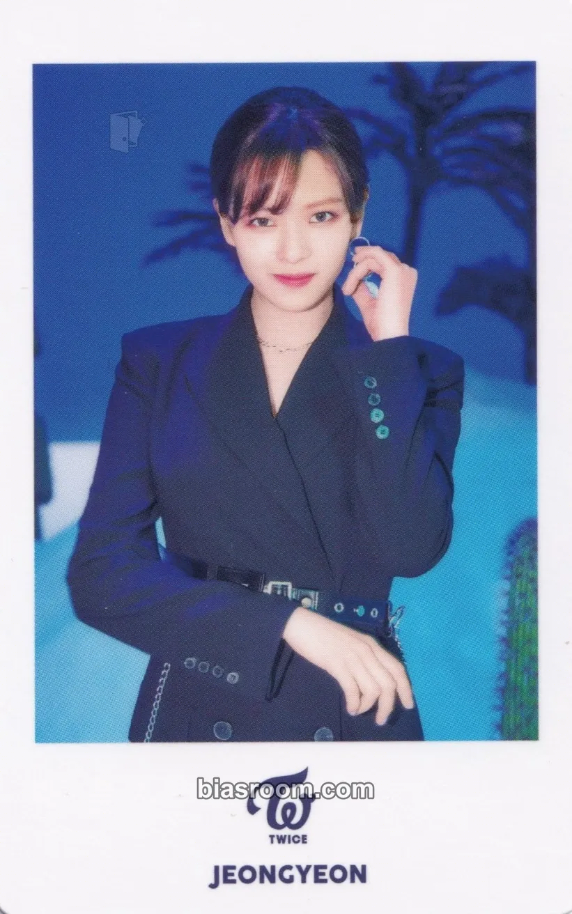 Jeongyeon Breakthrough Photocard - TWICE - TWICE K-pop photocard