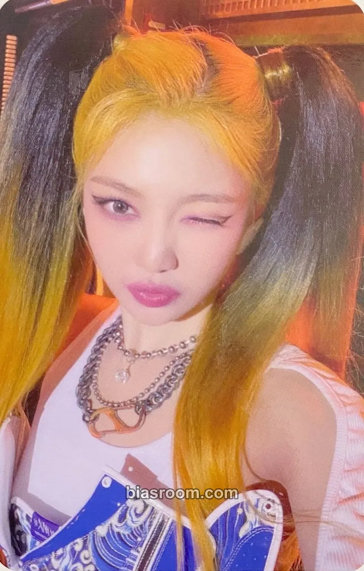 Onda Return of The Girl Photocard - EVERGLOW - EVERGLOW K-pop photocard