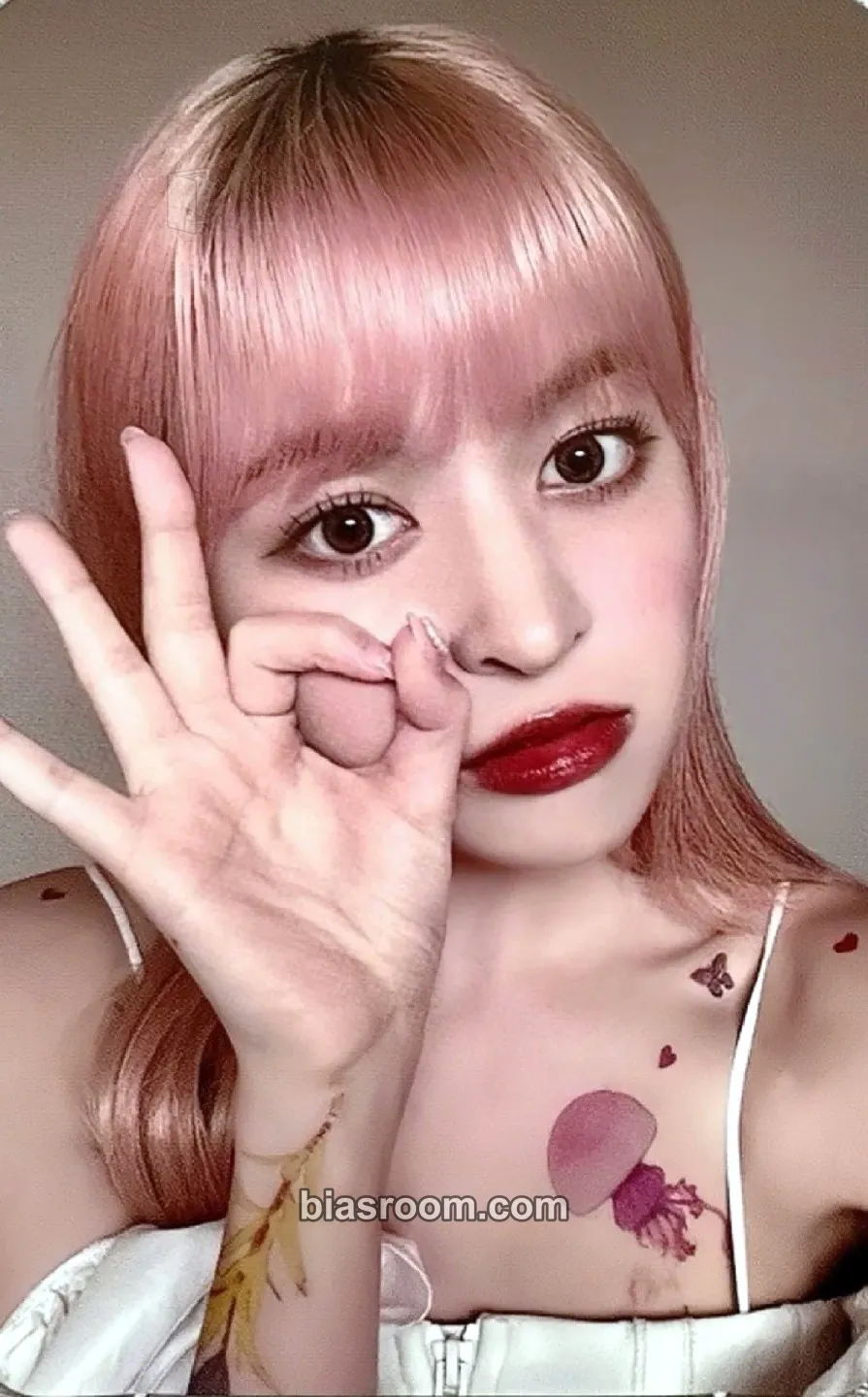 Lily Expérgo Photocard - NMIXX - NMIXX K-pop photocard