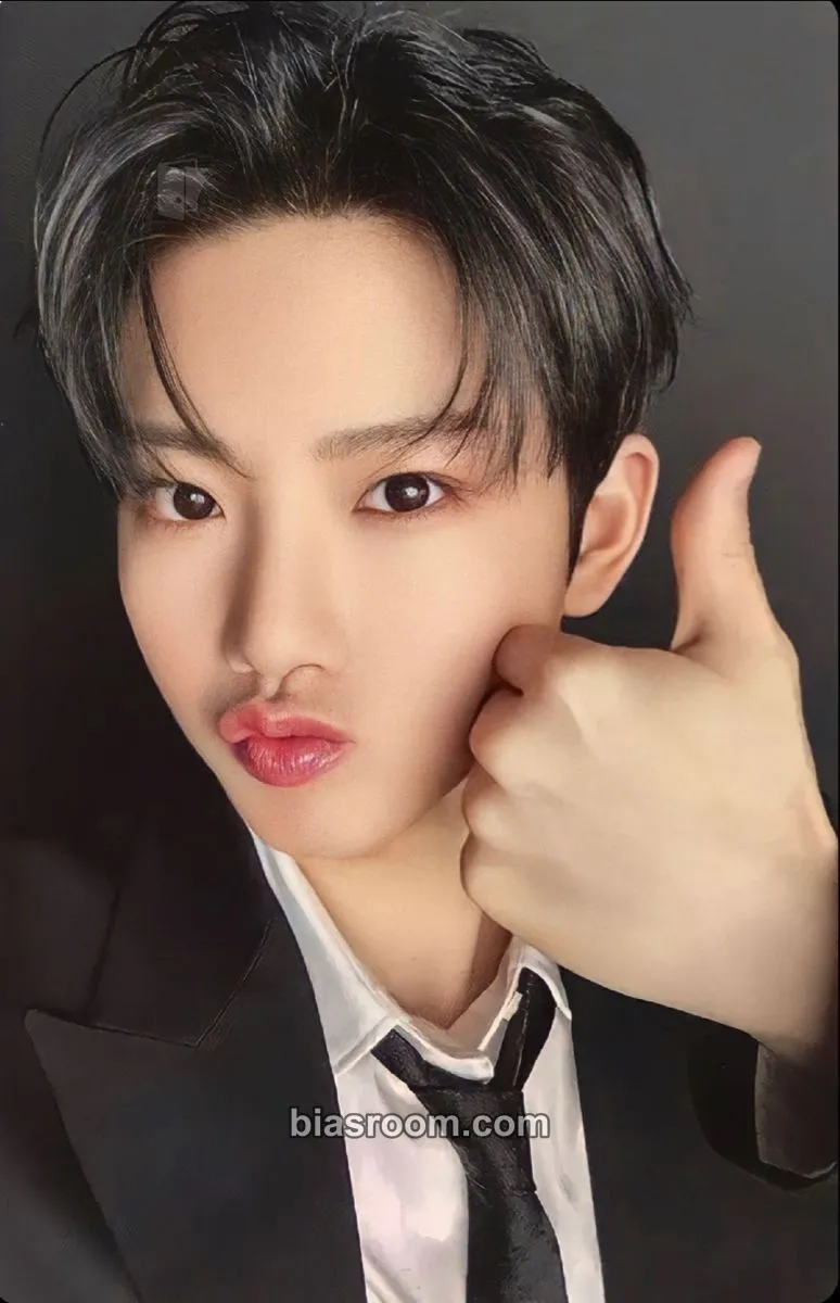 Junkyu REBOOT Photocard - TREASURE - TREASURE K-pop photocard