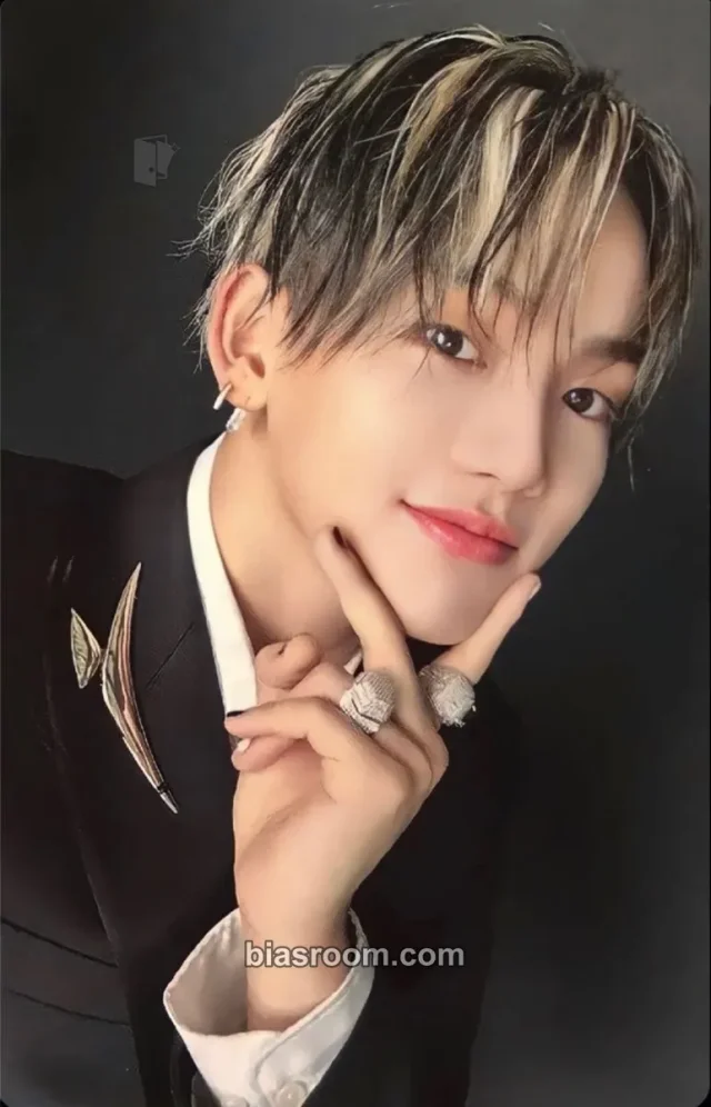 TREASURE - Choi Hyunsuk - REBOOT Album version 3 album photocard photobook version bad image - replace selfie