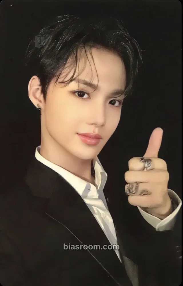 TREASURE - Doyoung - REBOOT Album version 3 album photocard photobook version selfie bad image - replace