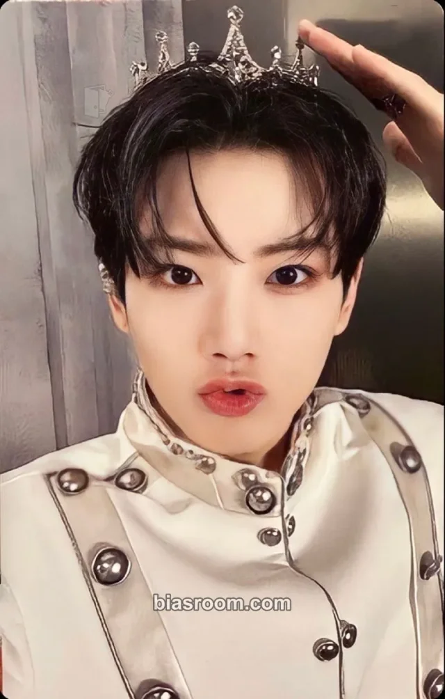 TREASURE - Junkyu - REBOOT Album first press only album photocard photobook version bad image - replace
