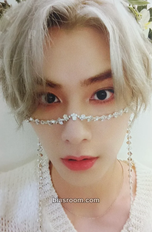 WayV - Xiaojun - 2023 Season's Greetings Other merch photocard collect book
