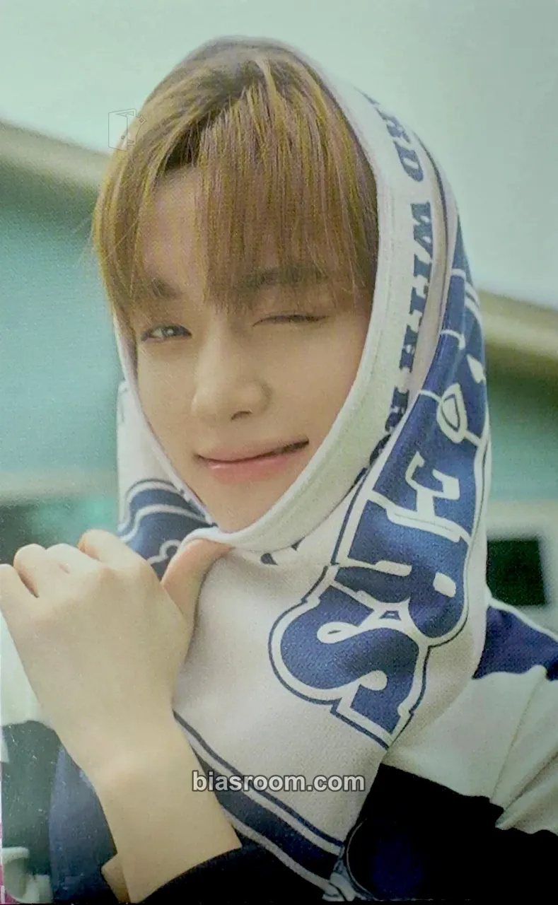 Yujun 2026 SEASON'S GREETINGS Photocard - xikers - xikers K-pop photocard