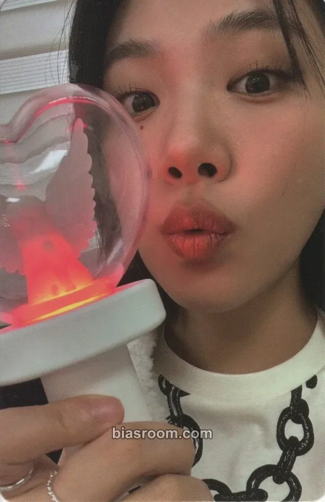 BIBI - BIBI - BIBI Official Lightstick Other merch photocard lightstick md bonus