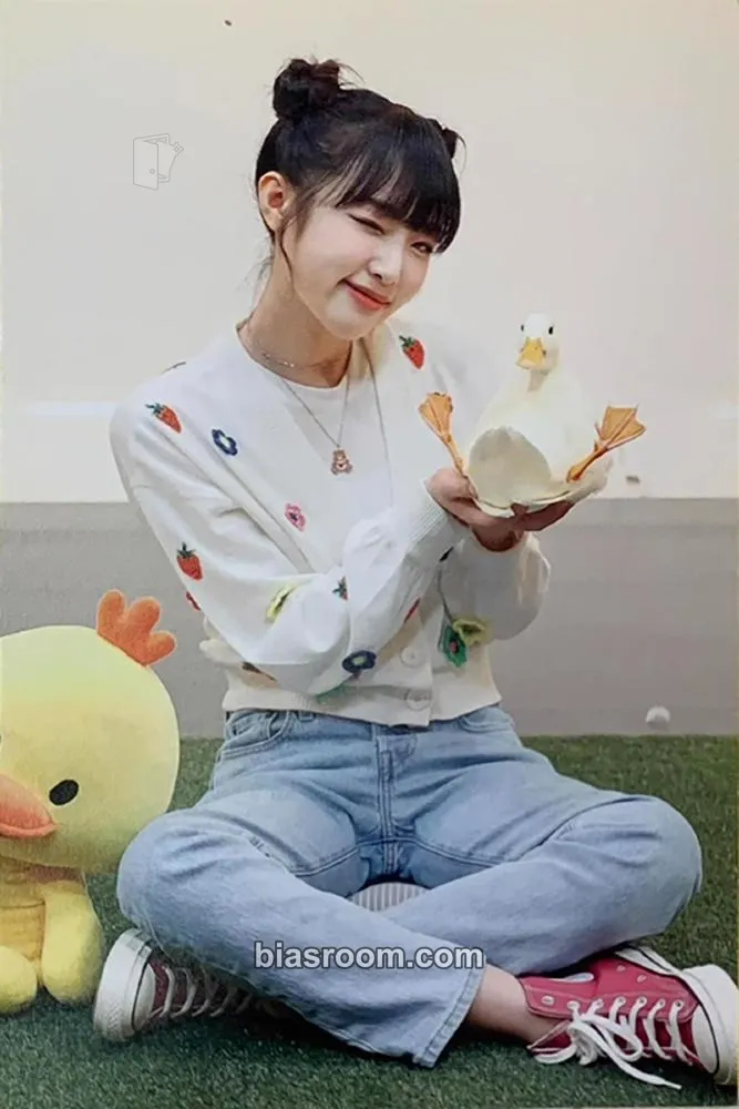 Yena Animal Detective MD Photocard - Yena K-pop photocard