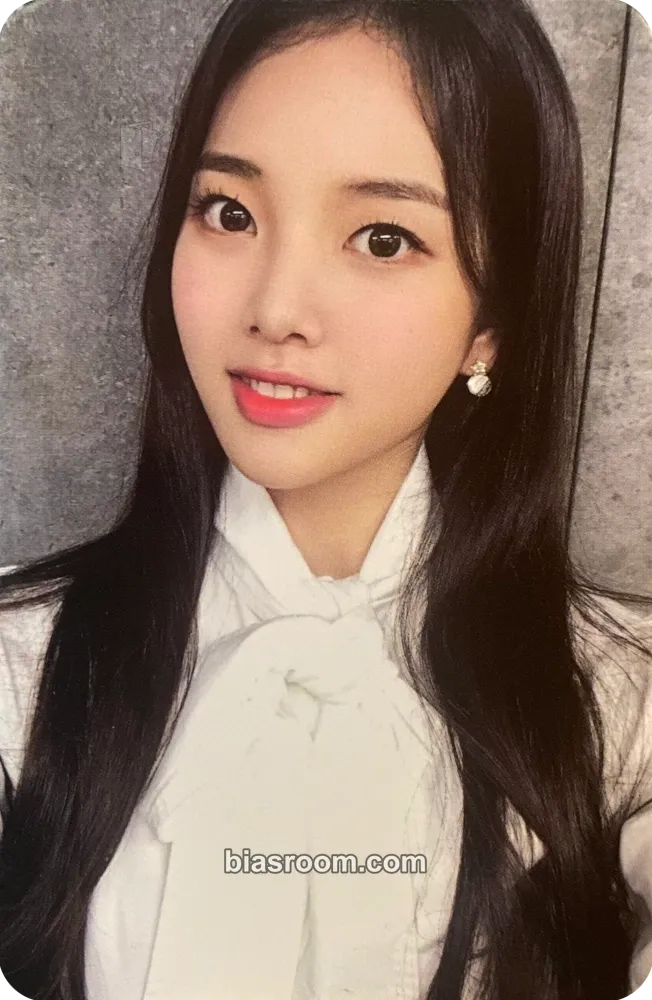 Soojin We Are Photocard - Weeekly - Weeekly K-pop photocard