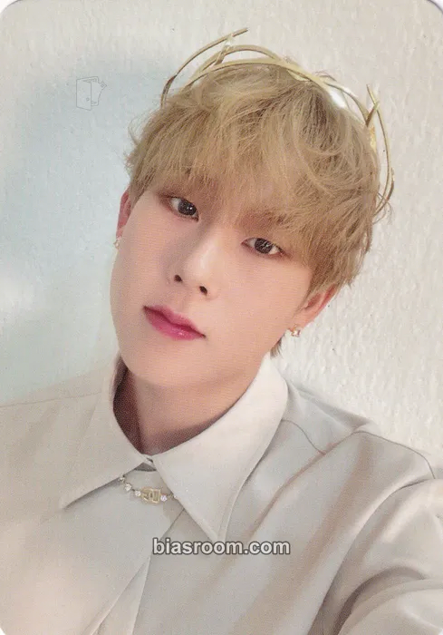 Joohoney Lights Photocard - MONSTA X - MONSTA X K-pop photocard