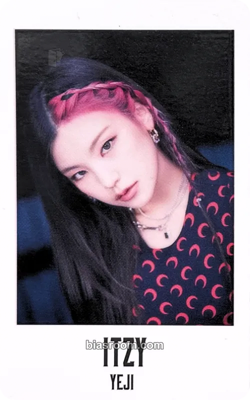Yeji IT’z ITZY Photocard - ITZY - ITZY K-pop photocard