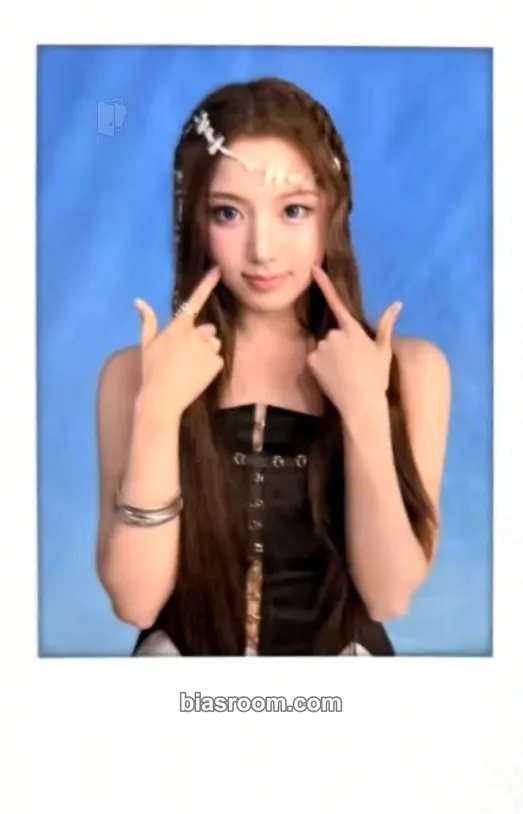 Jiwoo EPISODE 1: ZERO FRONTIER - Pop-Up Store Photocard - NMIXX - NMIXX K-pop photocard