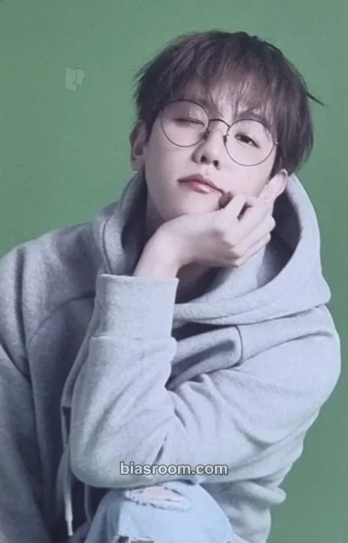 Baekhyun 2024 EXO Season's Greetings — Valentine's Day at School Photocard - EXO - EXO K-pop photocard