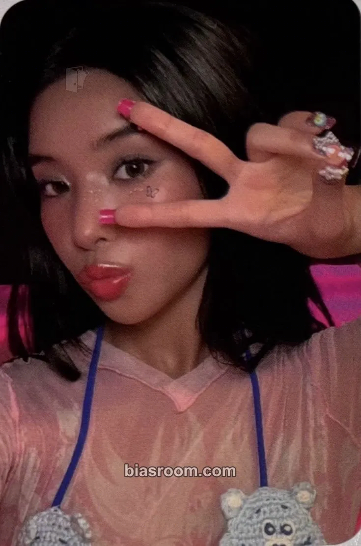 Sophia THE BEAUTIFUL CHAOS TOUR Photocard - KATSEYE - KATSEYE K-pop photocard