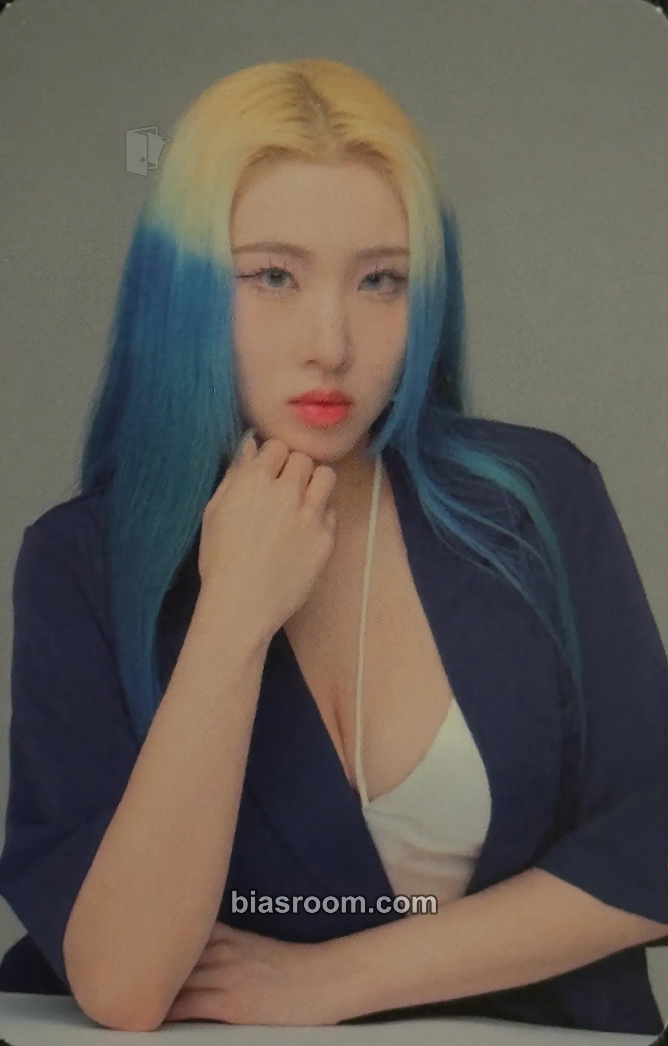Hyunjung Fearless Photocard - Rolling Quartz - Rolling Quartz K-pop photocard