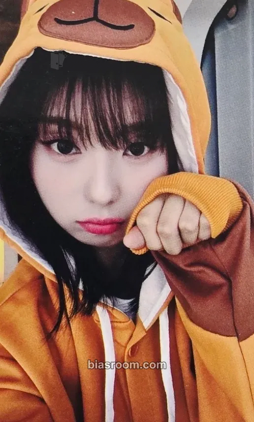 Hyeonju SWICY Photocard - UNIS - UNIS K-pop photocard