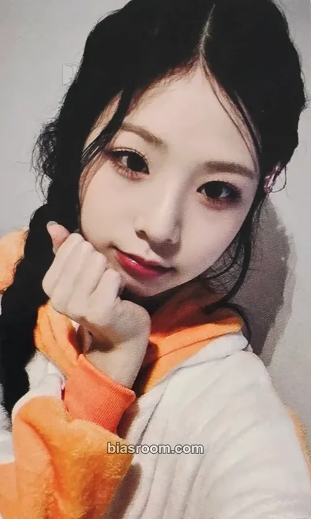 UNIS - Seowon - SWICY Album jump up fansign event round 4