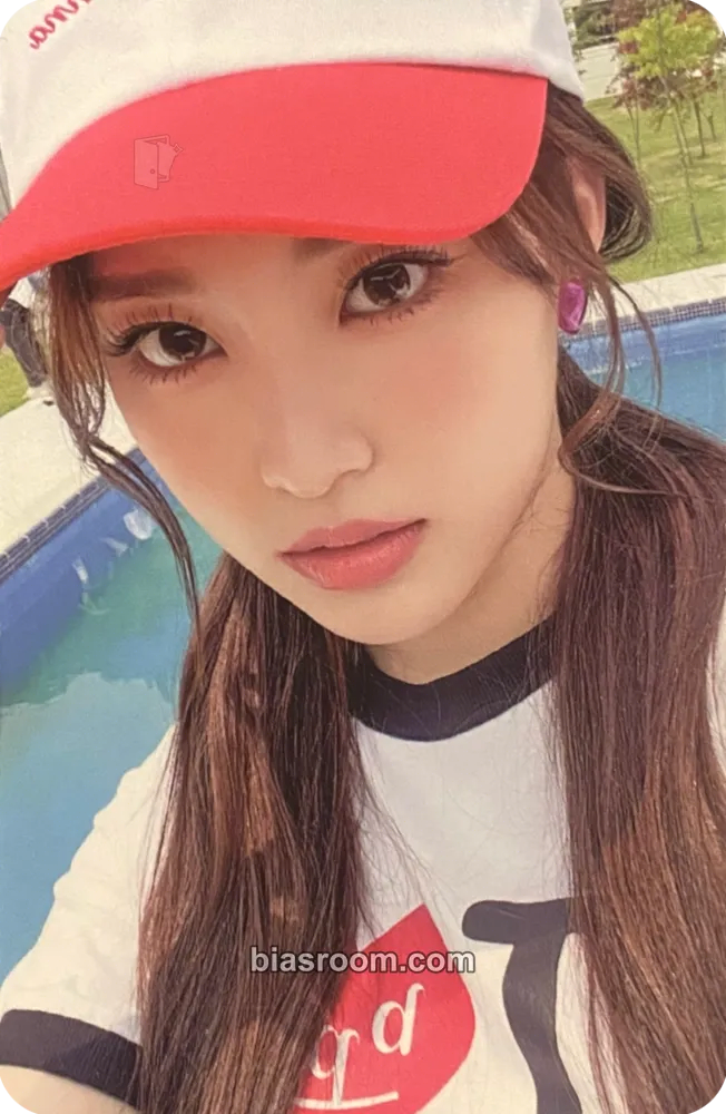 Zoa Play Game : Holiday Photocard - Weeekly - Weeekly K-pop photocard