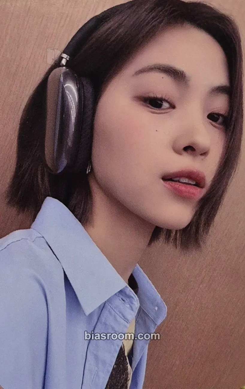 Ryujin Cheshire Photocard - ITZY - ITZY K-pop photocard
