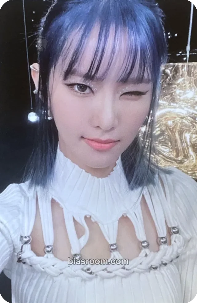 Weeekly - Monday - Play Game : Awake Album album photocard myself version first press only