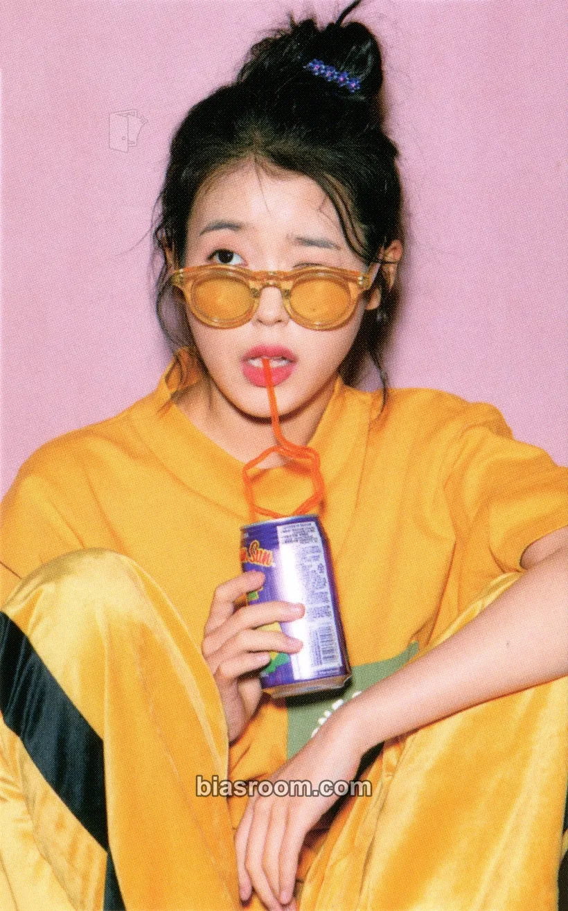 IU 2019 SEASON'S GREETINGS Photocard - IU K-pop photocard