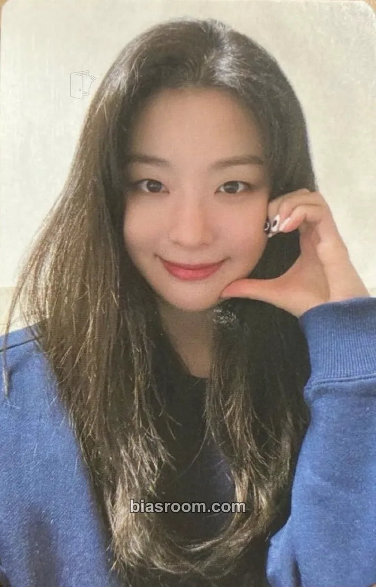 Seulgi THE POSTER BOOK by Seulgi Photocard - Red Velvet - Red Velvet K-pop photocard