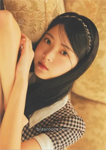 Hong Eunchae Hybe Insight: The Daydream Believers Photocard - LE SSERAFIM - LE SSERAFIM K-pop photocard