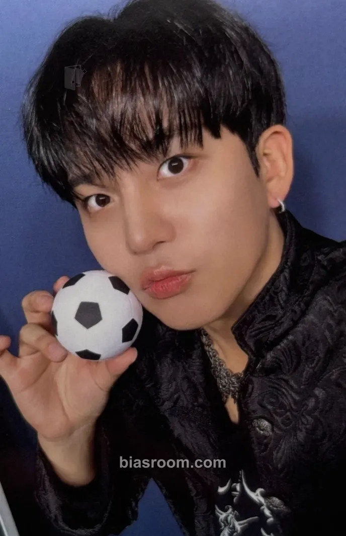 Jongho GOLDEN HOUR : Part.4 Photocard - ATEEZ - ATEEZ K-pop photocard