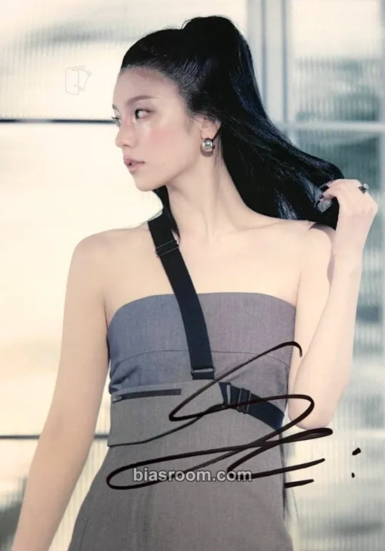 Yeji Air Photocard - ITZY - ITZY K-pop photocard