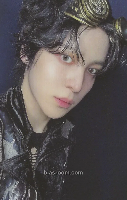 Yunho GOLDEN HOUR : Part.4 Photocard - ATEEZ - ATEEZ K-pop photocard