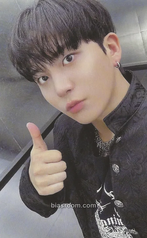 Jongho GOLDEN HOUR : Part.4 Photocard - ATEEZ - ATEEZ K-pop photocard