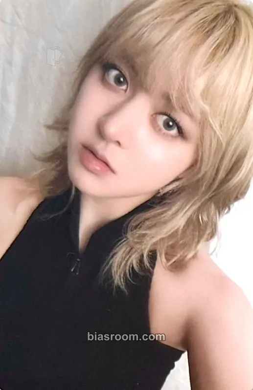 Lily The Chronicles of NMIXX: How to Catch Aurora Photocard - NMIXX - NMIXX K-pop photocard