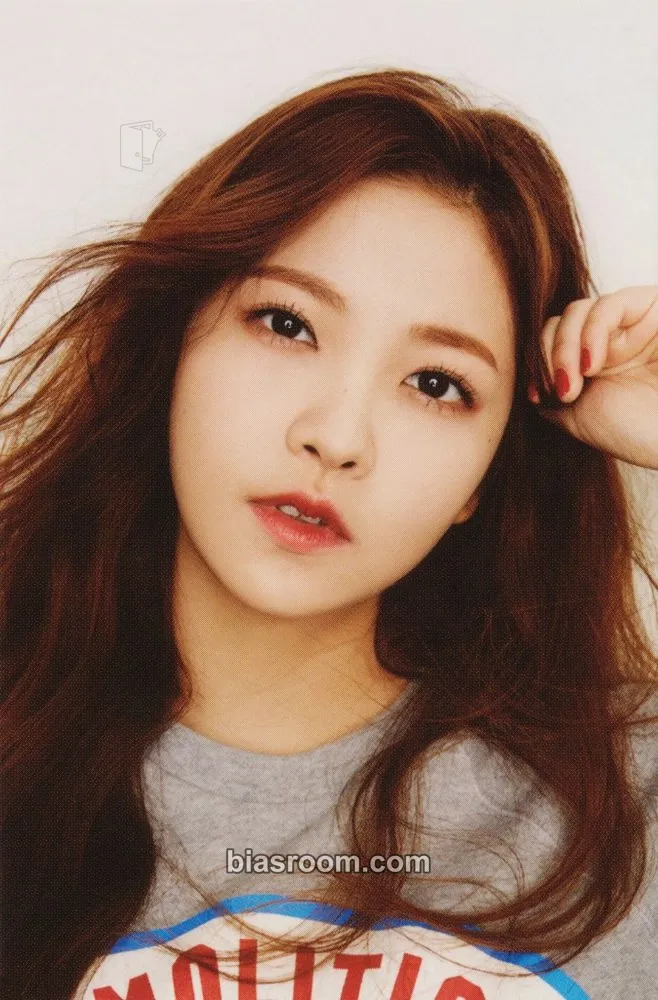 Yeri 2016 Season's Greeting Photocard - Red Velvet - Red Velvet K-pop photocard